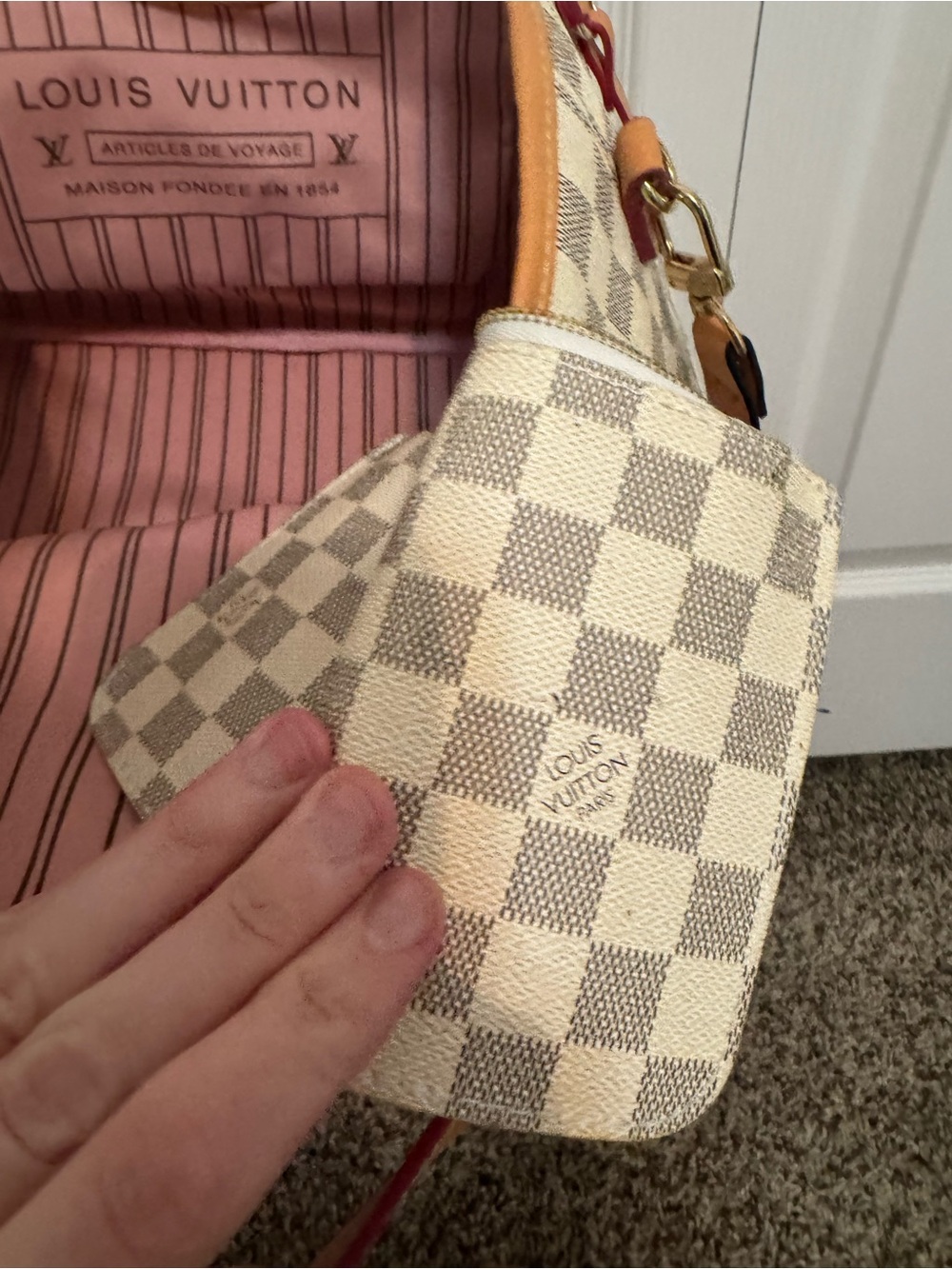 Louis Vuitton never full Neutral Checkered Tote Bag with Tan Trim - Picture 9 of 12